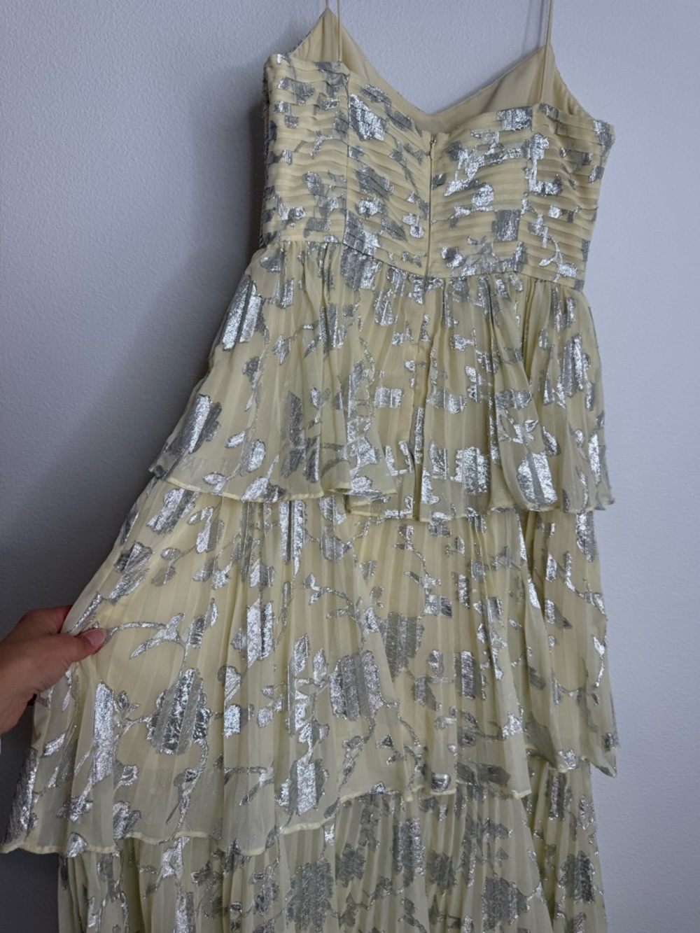 Self-Portrait Yellow Metallic
Jacquard Tiered Midi Dress Sz 8 - Picture 10 of 16